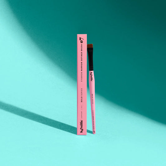 Medium narrow concealer brow brush 07