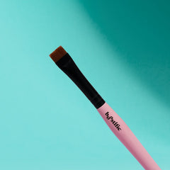 Medium narrow concealer brow brush 07